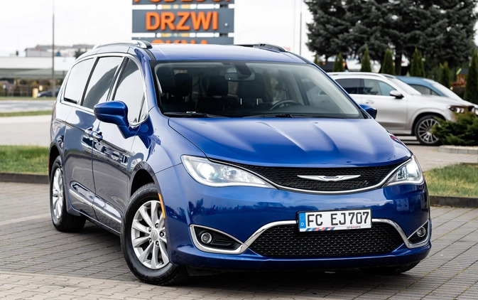 Chrysler Pacifica cena 138900 przebieg: 88000, rok produkcji 2020 z Szczecin małe 781